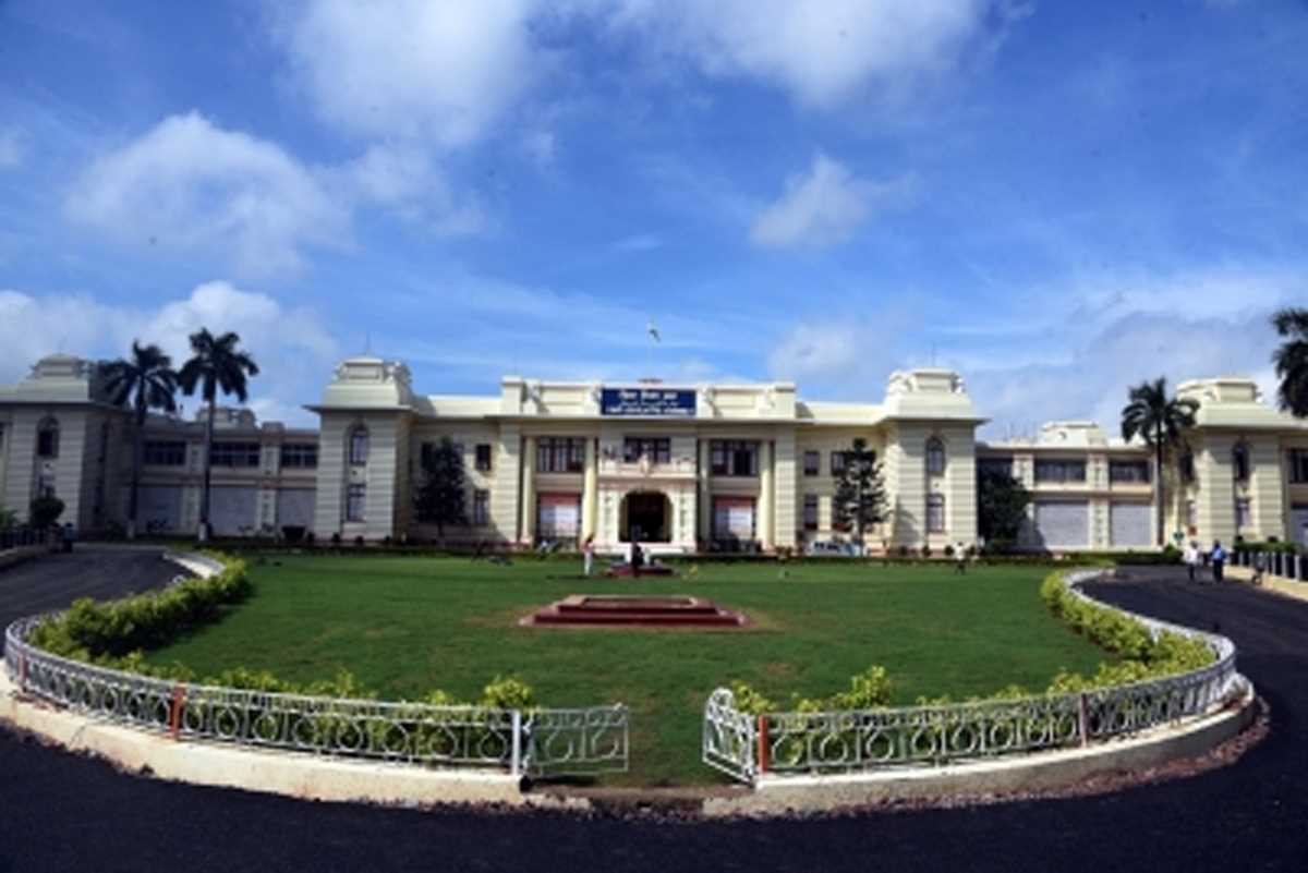 बिहार में मंत्रिमंडल विस्तार को लेकर सरगर्मी बढ़ी, कांग्रेस, राजद मंत्री बनाने में दुरुस्त करेंगे जातीय समीकरण